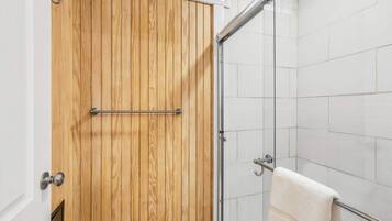 Shower, towels
