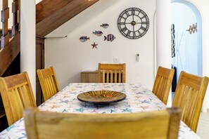 Dining - Tirrenia, House 100 m from the Sea with a Large Garden (Toscana)