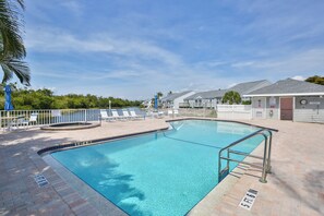Beheizter Pool