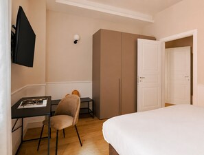  2 Bedroom Apartment with Sofa Bed | 書桌、手提電腦工作空間、熨斗/熨衫板、免費嬰兒床