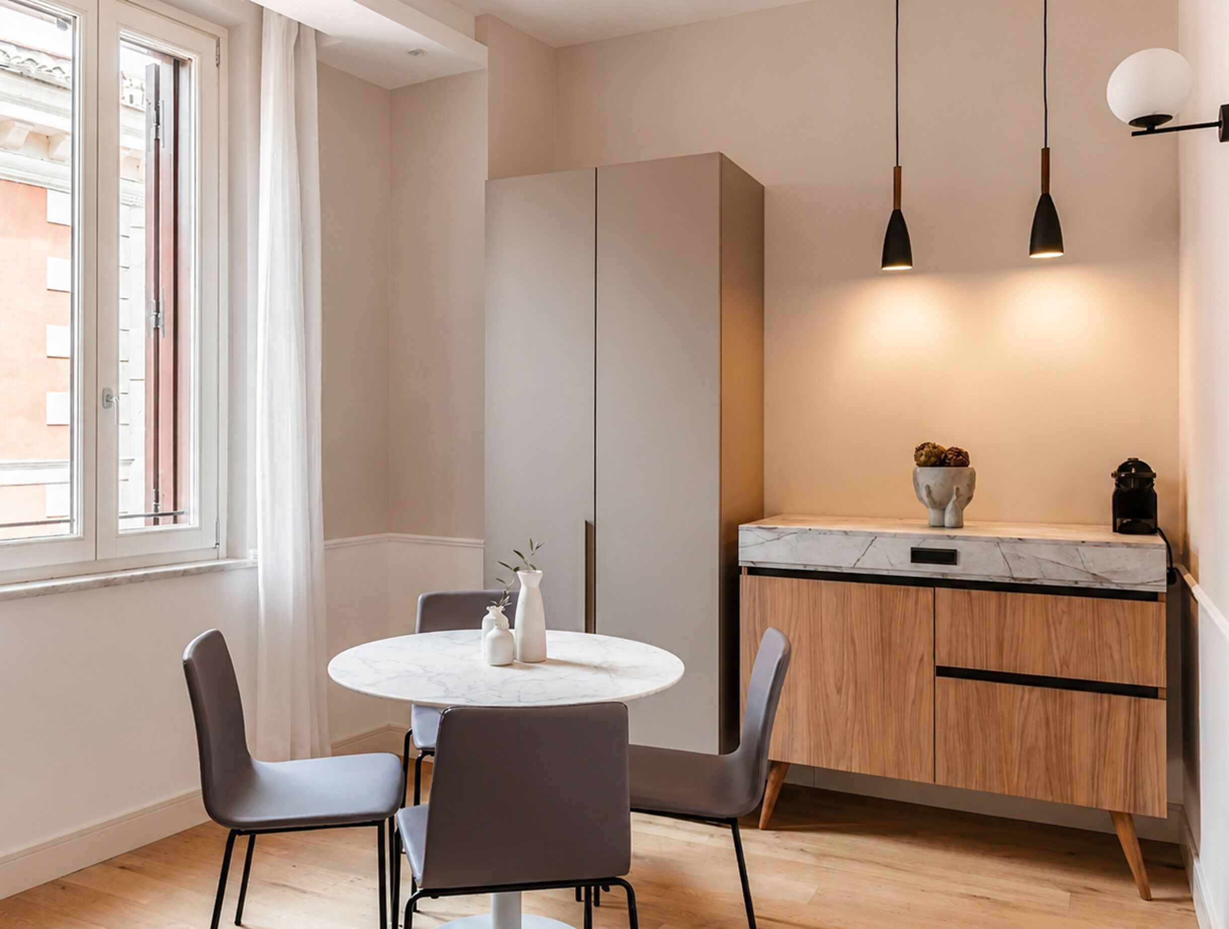 Extra Large Studio with Kitchenette and Sofa Bed | Coin séjour | TV connectée