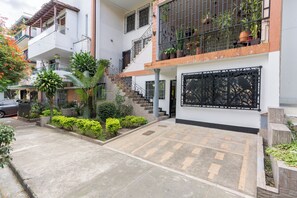 Exterior - Casa Calasanz (Medellín)