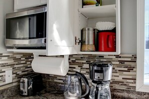 Interior - Bright & Cozy 3 bed , 2 bath Home (Grande Prairie)
