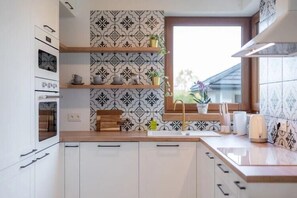 Fridge, microwave, oven, stovetop - Comfortable holiday villa, sauna, jacuzzi (Marcyporeba)