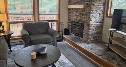 Deerfield Village | Sleeps 10 | Fireplace + Pool