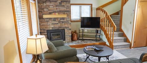 TV, fireplace