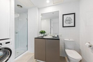 Bathroom - The Mark on Collins (Melbourne)