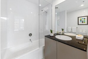 Bathroom - The Mark on Collins (Melbourne)