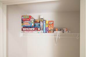 Games room - Premium 4BR Home by Havenlight Luxury Stays (Lynchburg)