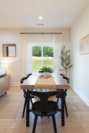 Dining - Premium 4BR Home by Havenlight Luxury Stays (Lynchburg)