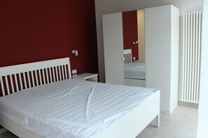 2 bedrooms, iron/ironing board, WiFi, bed sheets - CHIAIA 242 suite (Napoli)