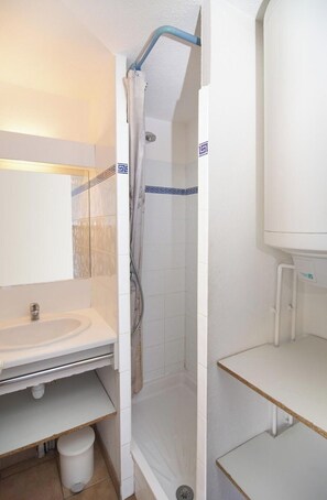 House | Bathroom - Beach Holiday Home in Cap D'agde (Agde)