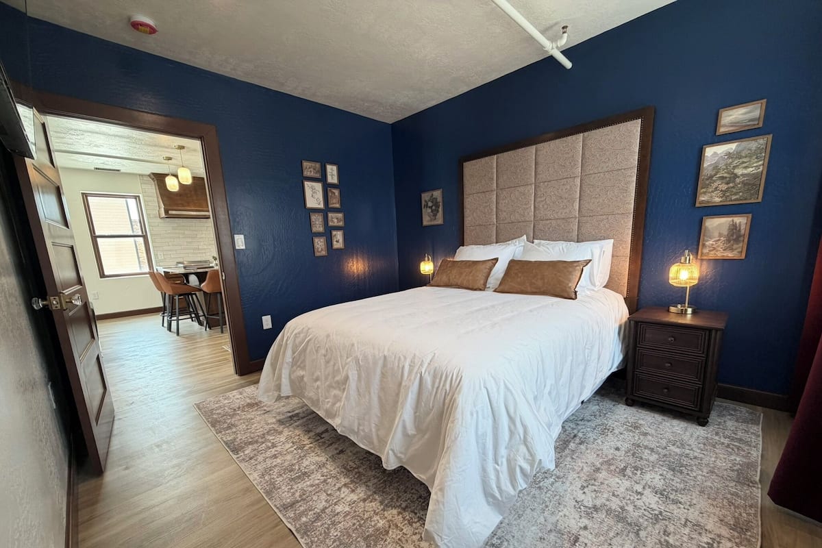 Executive Single Room, City View | Laptop workspace, blackout drapes, soundproofing, WiFi (free)