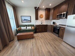 Superior Single Room, Mountain View | Living area - The Historic Tomahawk (Green River)