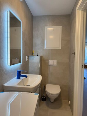 Apartment, 1 Bedroom, Balcony | Bathroom - Perfect for Relaxation and Exploring the Beautiful Nature of Bærum! (Bærum)