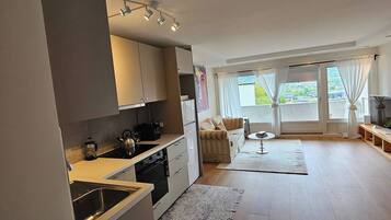 Apartment, 1 Bedroom, Balcony | Interior