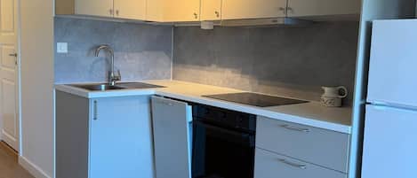 Apartment, 1 Bedroom, Balcony | Interior