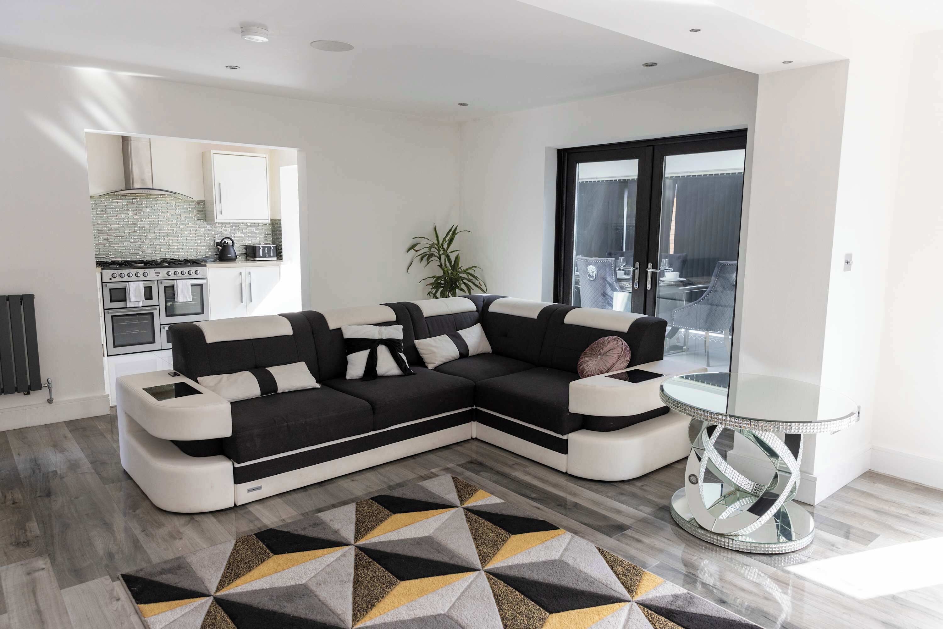 Smart TV, fireplace, offices