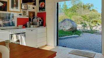 Coffee/tea maker, oven, dishwasher