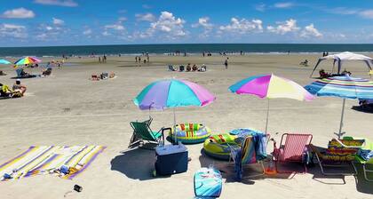 New Listing! Ocean Cove Club Near beach, pool, 1st floor master, pet-friendly.