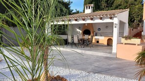Outdoor dining - Villa Casa Nicole 3 bedrooms, 2 bathrooms, pool, sea view & minibar (VC)