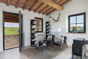 Smart TV, fireplace, books - Poggio alla Famina | Luxury Tuscan Villa, Heated Infinity Pool, Sleeps 14 (Toscana)