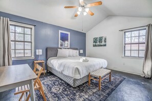 3 bedrooms, desk, iron/ironing board, WiFi