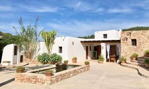 Exterior - Villa 'Sa Paissa De Can Sergent' with Mountain Views, Wi-Fi, and Air Conditioning (Cala Vedella)