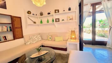 TV, fireplace, DVD player, ping pong