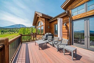 Golden Eagle Lodge, Golf, Mtn Views & Hot Tub