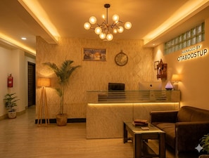 Lobby - Hotel SP Grand Sector 55 By OTABoostup (Chandigarh)