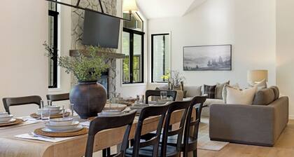 NEWLY ADDED! 6 BR Mountain & Golf retreat, Hot tub, Newly remodeled & furnished