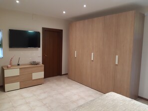 2 camere, ferro/asse da stiro, Wi-Fi gratuito, lenzuola