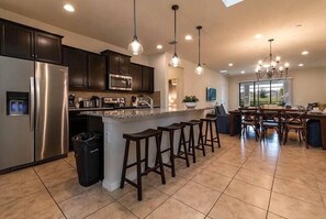 Coffee/tea maker, fridge, microwave, oven - Last Minute Disney Getaway! Villa with Private Pool & Game Room. Book Now! #173137 (Orlando)