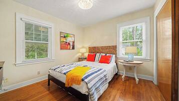 4 bedrooms, iron/ironing board, travel crib, internet