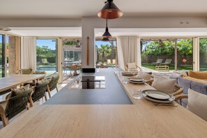 Dining - Vrbo Property (La Croix-Valmer)