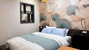 1 bedroom, WiFi, bed sheets