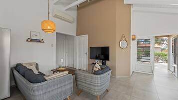 Family Villa, 3 Bedrooms, Private Pool | Living area