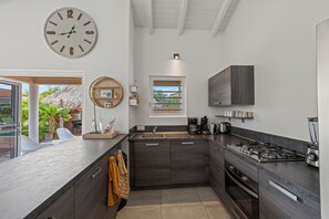 Private kitchen - Tropische villa met privézwembad (Jan Thiel)