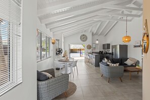 Living area - Tropische villa met privézwembad (Jan Thiel)
