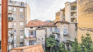 Condo, ban công, quang cảnh sân vườn | Ngoại thất