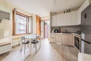 Condo, Balcony, Courtyard View | Private kitchen - EasyComo - Casa Vacanze MM (Como)