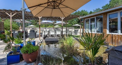 Bed and Breakfast 'La Charente-Chambre Naturiste' with Shared Pool, Wi-Fi and Air Conditioning