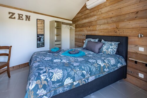 Bed and Breakfast 'La Charente-Chambre Naturiste' with Shared Pool, Wi-Fi and Air Conditioning