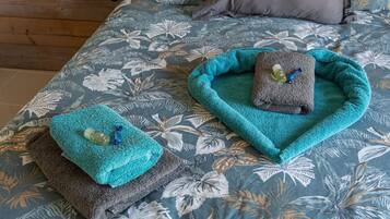 1 bedroom, WiFi, bed sheets