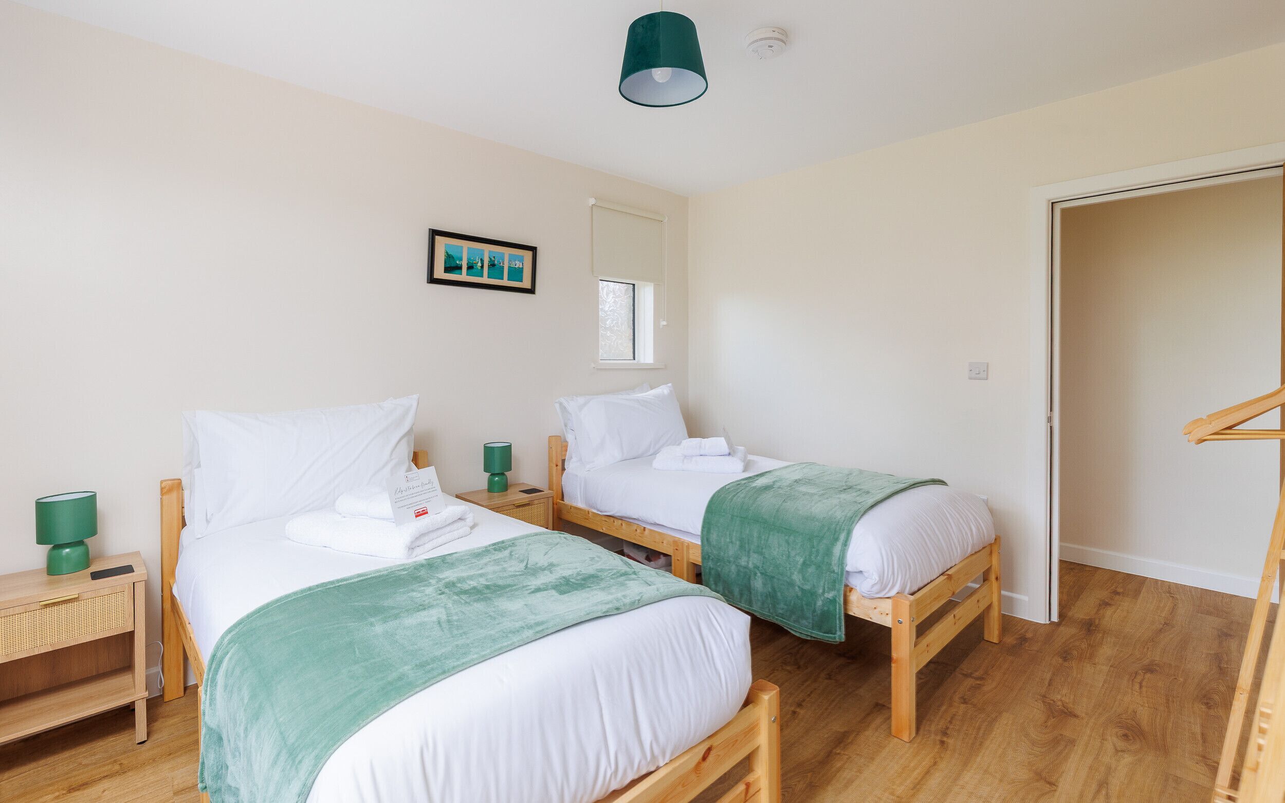 Iron/ironing board, free WiFi, bed sheets