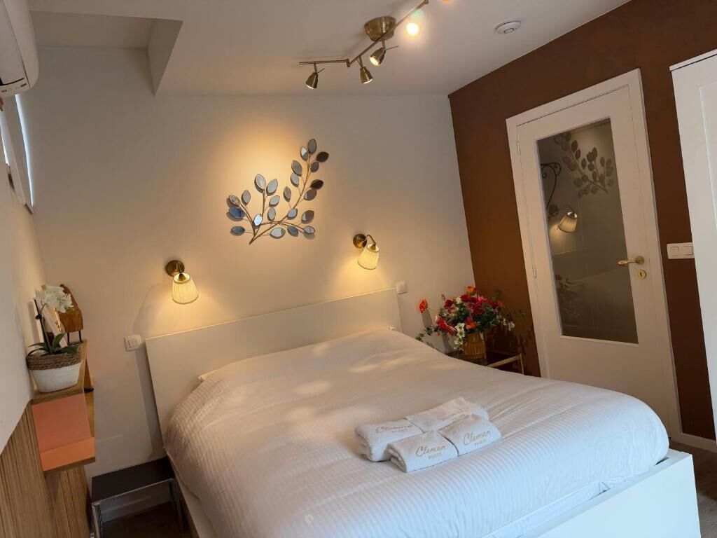 Double Room, 1 Double Bed, Non Smoking, Private Bathroom | In-room safe, blackout curtains, soundproofing, free WiFi