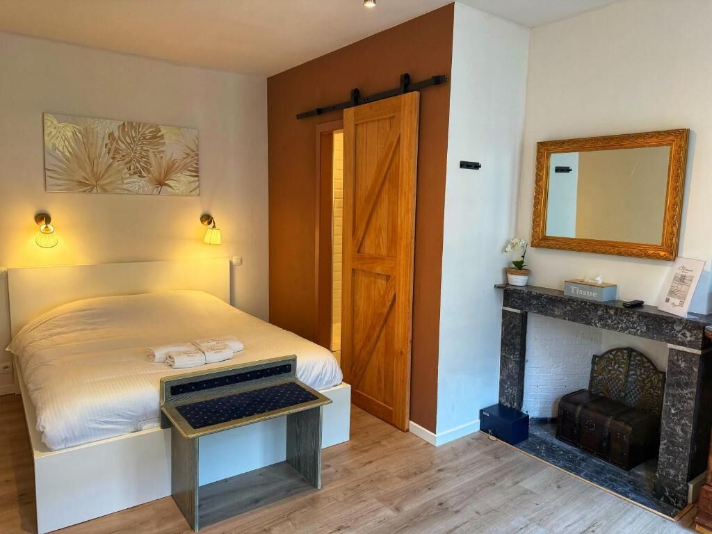 Double Room, Private Bathroom | In-room safe, blackout curtains, soundproofing, free WiFi