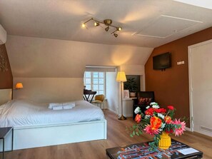 In-room safe, blackout curtains, soundproofing, free WiFi - Clemanbruges (Brugge)