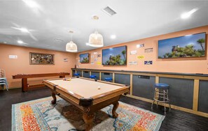 Games room - Delightful 6-bedroom cabin with AC in Big Bear Lake (Big Bear Lake,)
